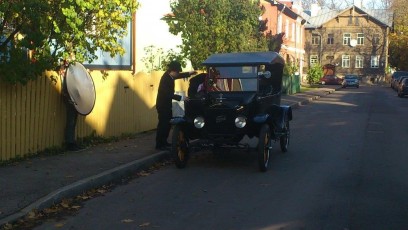 laitserallypark_kogupere_teemapark_vanaauto_uunikumid_reklaamfilm_mangufilm_film_votted_saku_2011-38