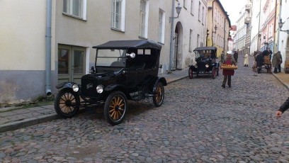 laitserallypark_kogupere_teemapark_vanaauto_uunikumid_reklaamfilm_mangufilm_film_votted_saku_2011-52