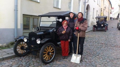 laitserallypark_kogupere_teemapark_vanaauto_uunikumid_reklaamfilm_mangufilm_film_votted_saku_2011-56