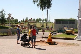laitserallypark_kogupere_teemapark_vanaauto_uunikumid_klm_laidoneri_puhajarve_2012-55
