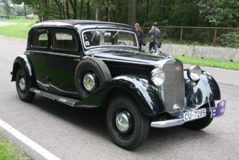 laitserallypark_kogupere_teemapark_vanaauto_uunikumid_riia-retro_seiklus_lati_kuus-varvast_2013-141