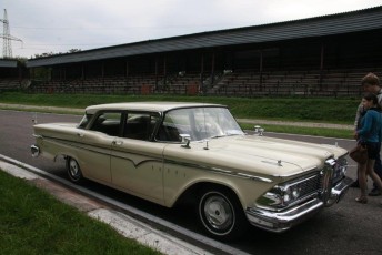 laitserallypark_kogupere_teemapark_vanaauto_uunikumid_riia-retro_seiklus_lati_kuus-varvast_2013-3