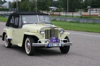 laitserallypark_kogupere_teemapark_vanaauto_uunikumid_riia-retro_seiklus_lati_kuus-varvast_2013-30