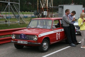 laitserallypark_kogupere_teemapark_vanaauto_uunikumid_riia-retro_seiklus_lati_kuus-varvast_2013-43