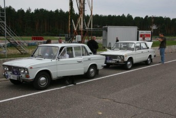 laitserallypark_kogupere_teemapark_vanaauto_uunikumid_riia-retro_seiklus_lati_kuus-varvast_2013-44