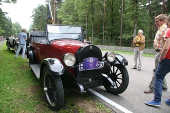 laitserallypark_kogupere_teemapark_vanaauto_uunikumid_riia-retro_seiklus_lati_kuus-varvast_2013-81
