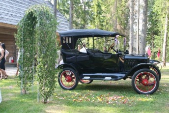 laitserallypark_kogupere_teemapark_vanaauto_uunikumid_ford-t_pulmad_ammad_aiad_pulmaauto_2014-27