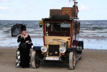 laitserallypark_kogupere_teemapark_vanaauto_uunikumid_jurmala-retro_seiklus_lati_kuus-varvast_2015-12