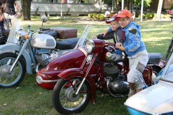 laitserallypark_kogupere_teemapark_vanaauto_uunikumid_jurmala-retro_seiklus_lati_kuus-varvast_2015-94