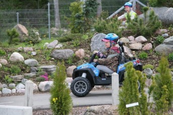 laitserallypark_laitse_ralli_park_kogupere_teemapark_liikluskasvatus_liikluslinnak_valgusfoorid_elektriautod_lapsed_pere_koosseiklus_mang-19