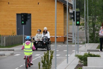 laitserallypark_laitse_ralli_park_kogupere_teemapark_liikluskasvatus_liikluslinnak_valgusfoorid_elektriautod_lapsed_pere_koosseiklus_mang-39