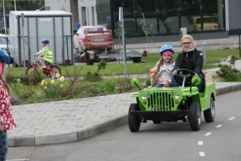 laitserallypark_laitse_ralli_park_kogupere_teemapark_liikluskasvatus_liikluslinnak_valgusfoorid_elektriautod_lapsed_pere_koosseiklus_mang-40