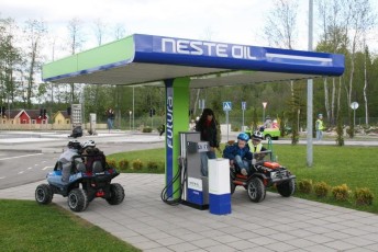 laitserallypark_laitse_ralli_park_kogupere_teemapark_liikluskasvatus_liikluslinnak_valgusfoorid_elektriautod_lapsed_pere_koosseiklus_mang-48