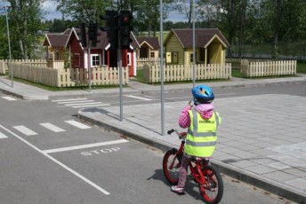 laitserallypark_laitse_ralli_park_kogupere_teemapark_liikluskasvatus_liikluslinnak_valgusfoorid_elektriautod_lapsed_pere_koosseiklus_mang-8