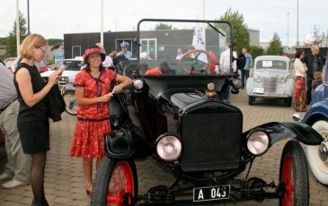 LaitseRallyPark_vanaauto_unic_uunikum_kogupere_teemapark_kogunemine_pulmaauto_rent_seiklus (4)