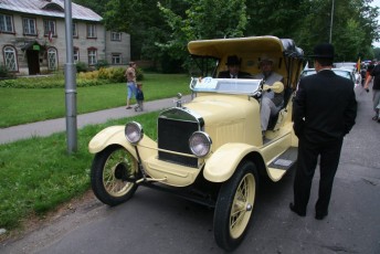 LaitseRallyPark_kogupere_teemapark_vanaauto_uunikumid_jurmala_retro_2009 (45)