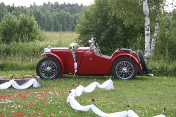 LaitseRallyPark_kogupere_teemapark_vanaauto_uunikumid_pulmaauto_pulmapidu_pulmad_mg_midget_Bel Air_2011 (17)