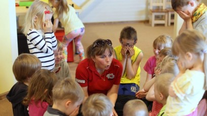 laitserallypark_teemapark_lapsed_liikluslinnak_mangudemaja_mangime_koos_isa_ema_pere_perega_sunnipaev_lapse_meisterdamine_monus_hubane_mangutuba_mangunurk-6-1-e1484064310173