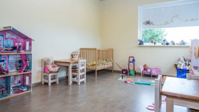 laitserallypark_teemapark_lapsed_liikluslinnak_mangudemaja_mangime_koos_isa_ema_pere_perega_sunnipaev_lapse_meisterdamine_monus_hubane_mangutuba_mangunurk_10