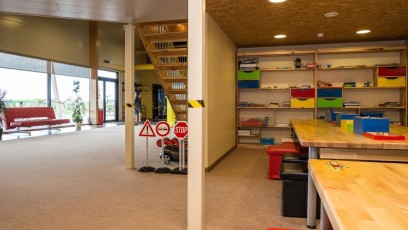 laitserallypark_teemapark_lapsed_liikluslinnak_mangudemaja_mangime_koos_isa_ema_pere_perega_sunnipaev_lapse_meisterdamine_monus_hubane_mangutuba_mangunurk_3